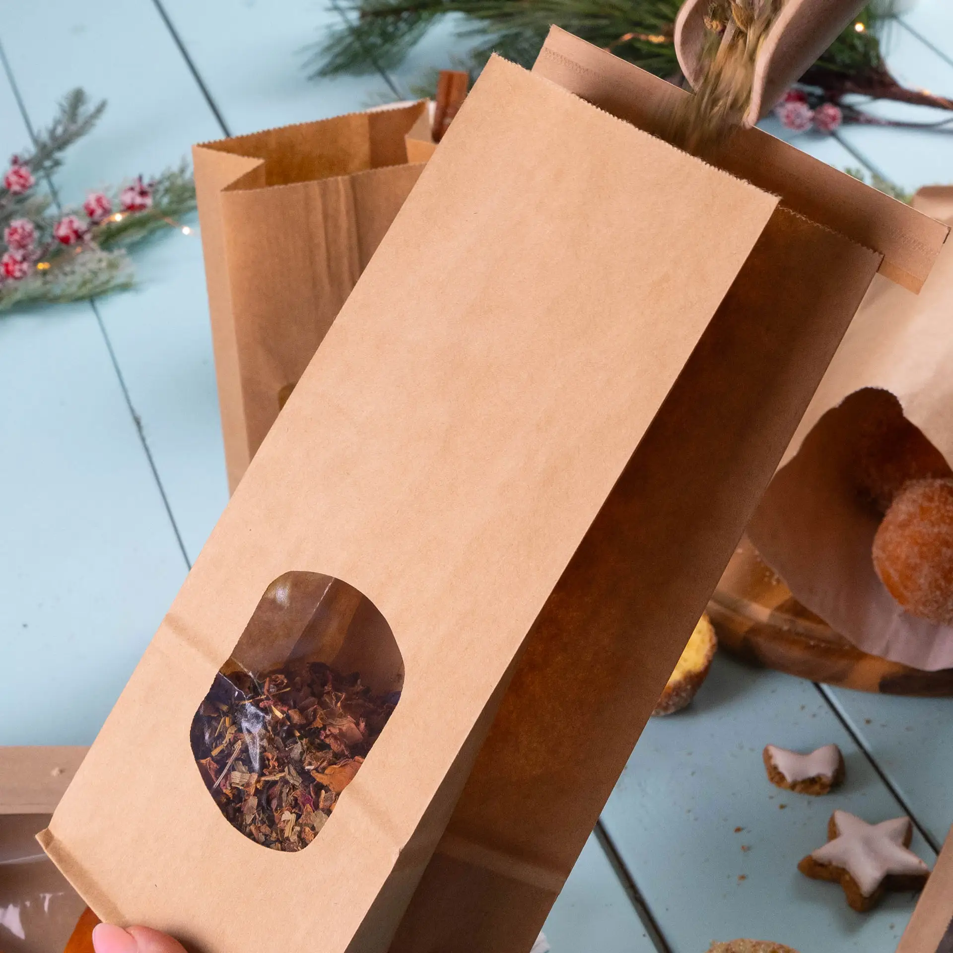 Block bottom bags with window M, 11.5 x 7 x 24,5 cm, PP-foil, brown, tin tie, kraft paper